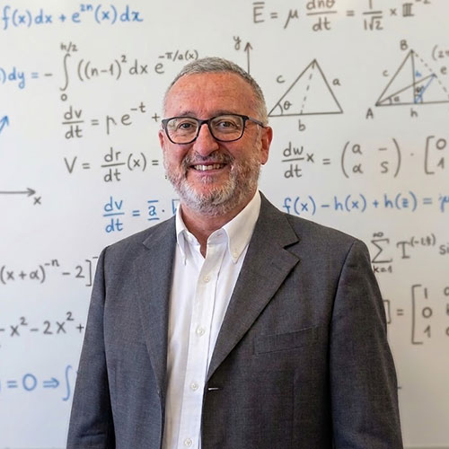 Profesor Roberto Rivera - Ingeniero Civil de la Universidad de Chile - Especialista en preparación PAES Matemática